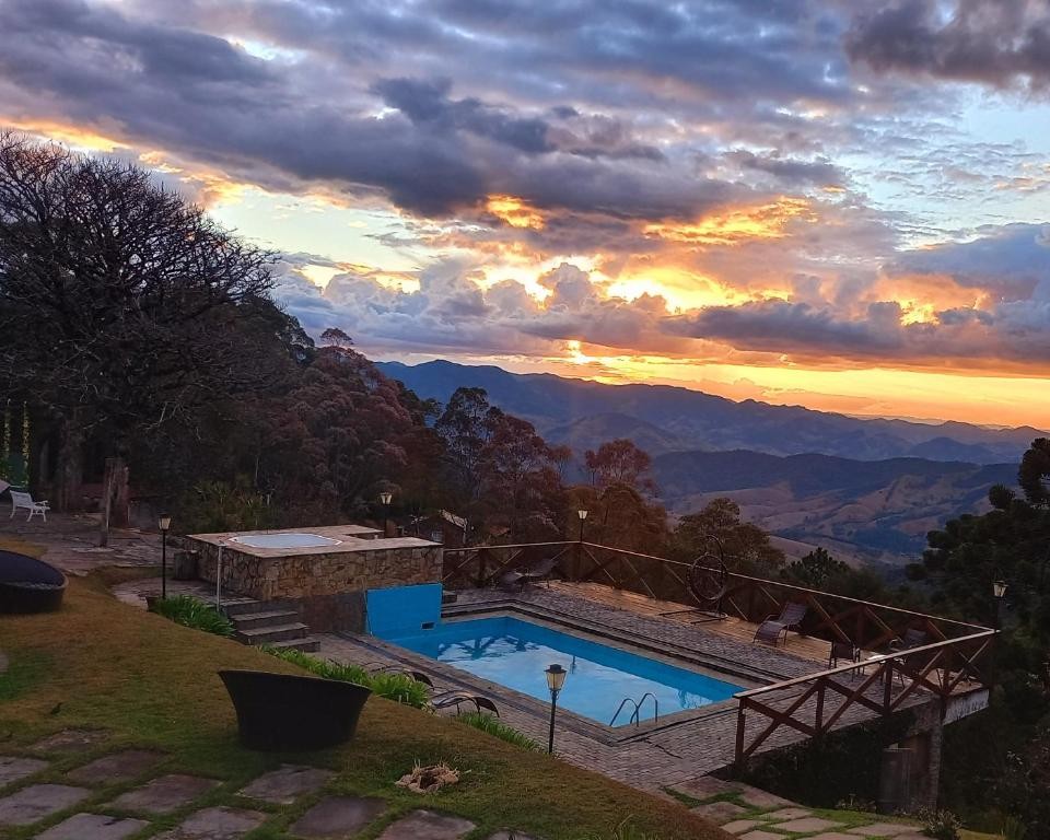 Village Pôr do Sol by Concavus